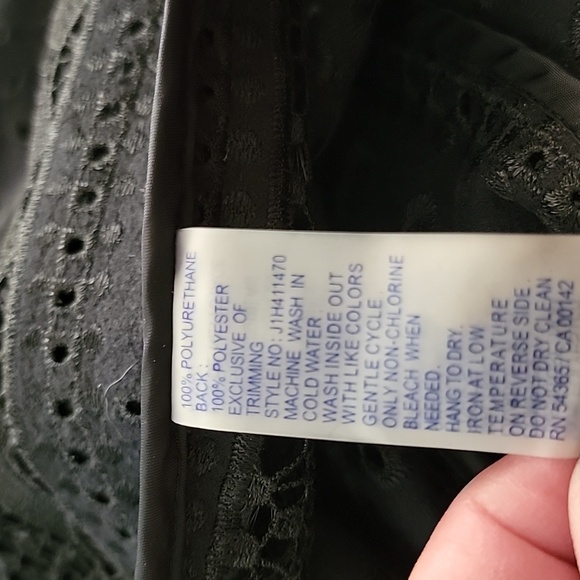 Peter Nygard Black Faux leather Eyelet Embroidered Long Vest size 16W 1X plus sz - Picture 12 of 13